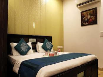 Oyo Rooms Pitampura Rani Bagh 뉴델리 외부 사진