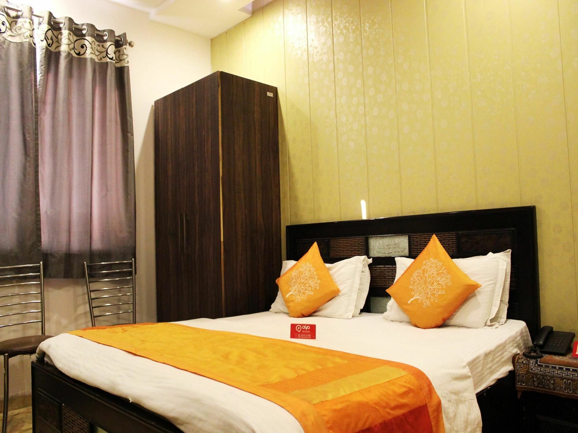 Oyo Rooms Pitampura Rani Bagh 뉴델리 외부 사진